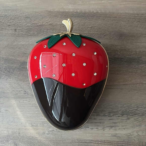 Kate Spade Crème de la Crème Dipped Strawberry Clutch - Picture 6 of 9